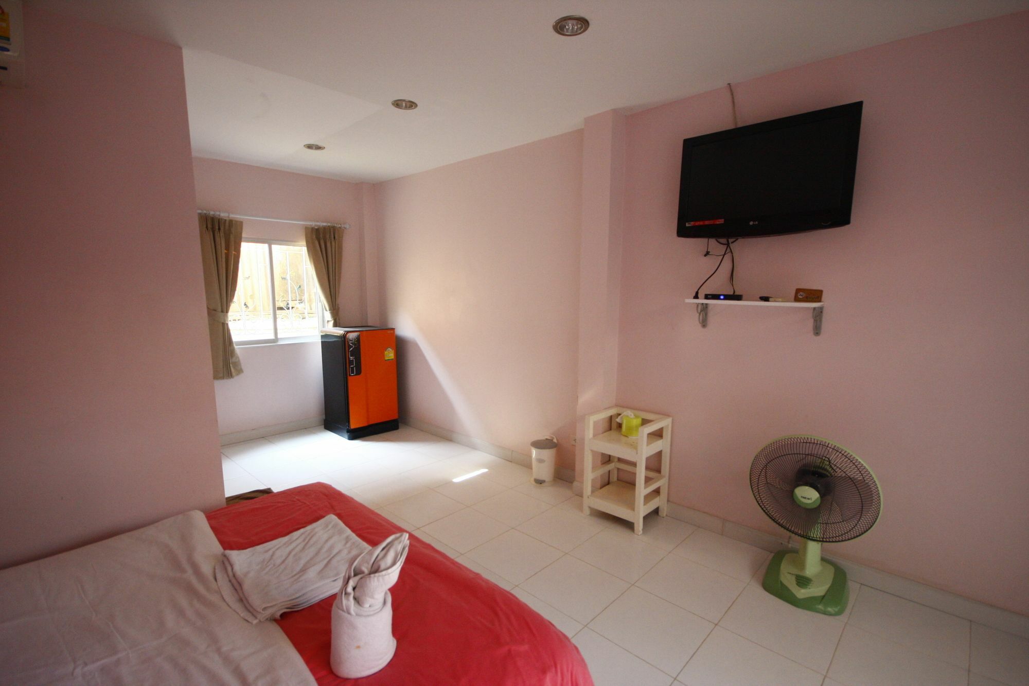 Tawaen Beach Resort Koh Larn Exteriör bild
